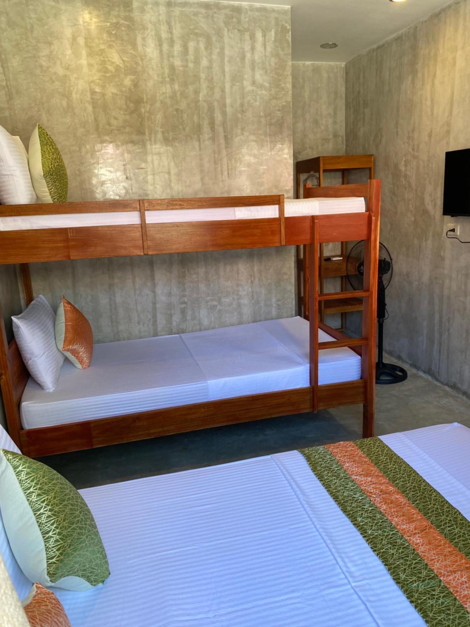 Rl Harbor Inn Annex El Nido Bagian luar foto